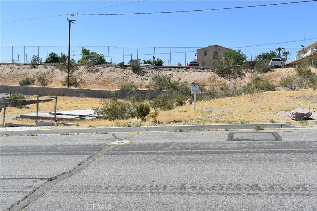 Barstow, CA 92311,0 Pioneer LN