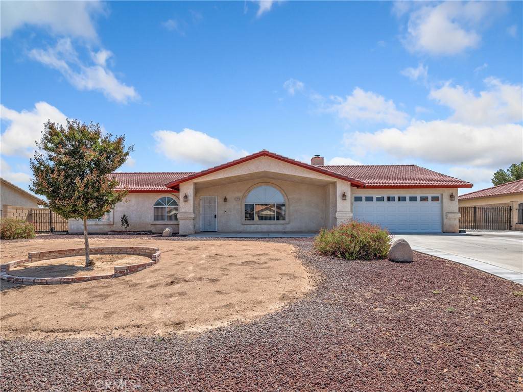 Apple Valley, CA 92307,13951 Falling Leaf RD