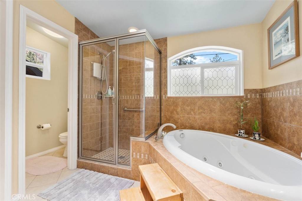Wrightwood, CA 92397,460 Lark DR