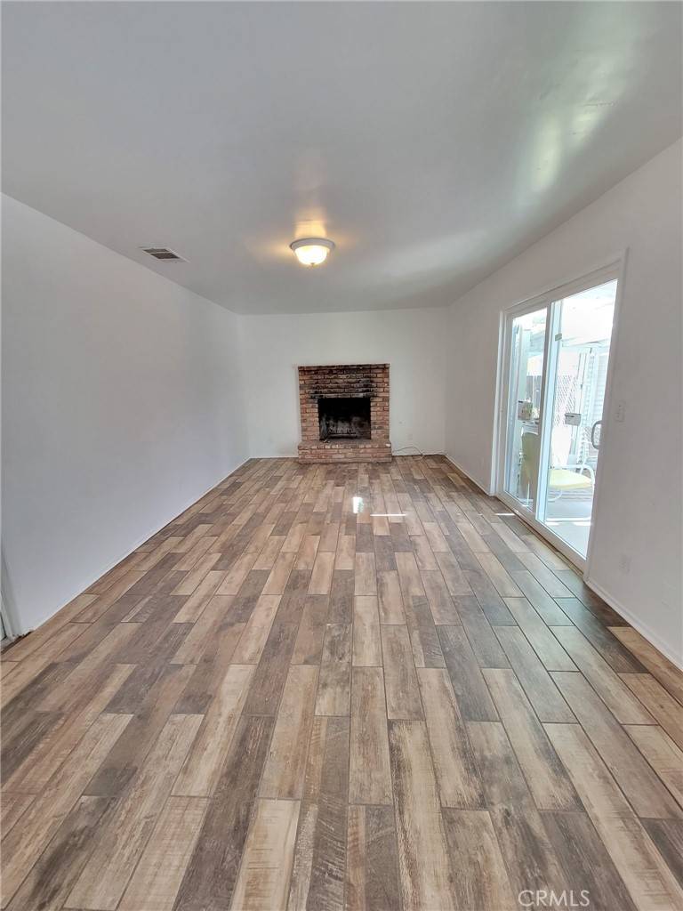 Hesperia, CA 92345,11015 Oakwood AVE