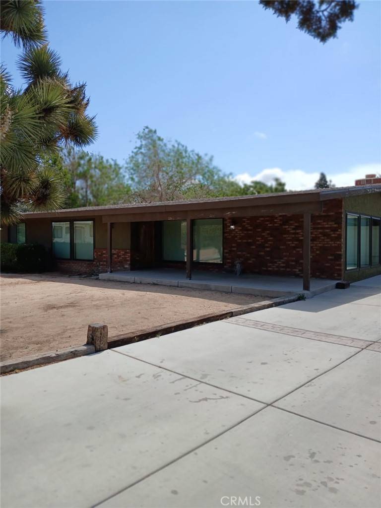 Hesperia, CA 92345,17539 Adobe ST