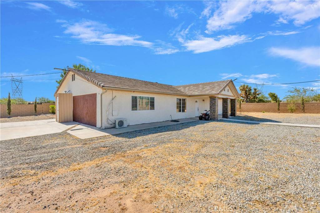 Oak Hills, CA 92344,11727 Lamont CT