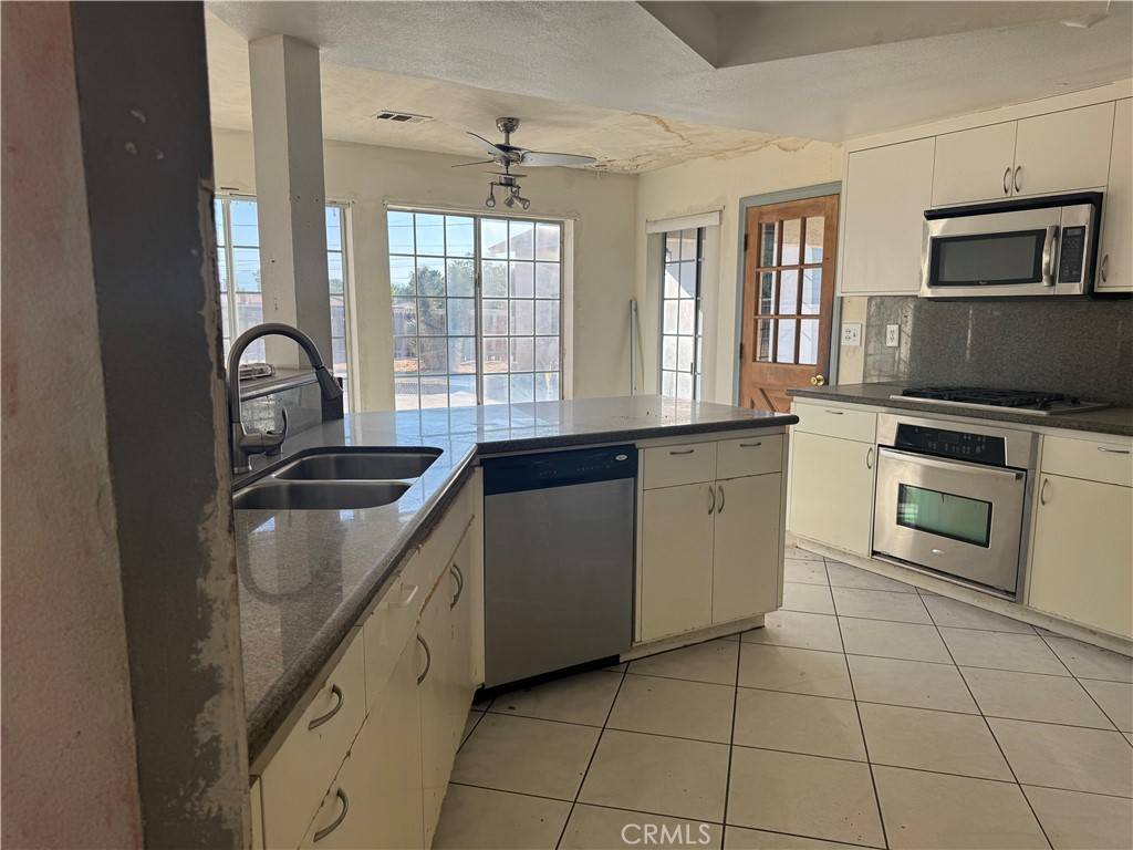 Apple Valley, CA 92307,20635 Tonawanda RD