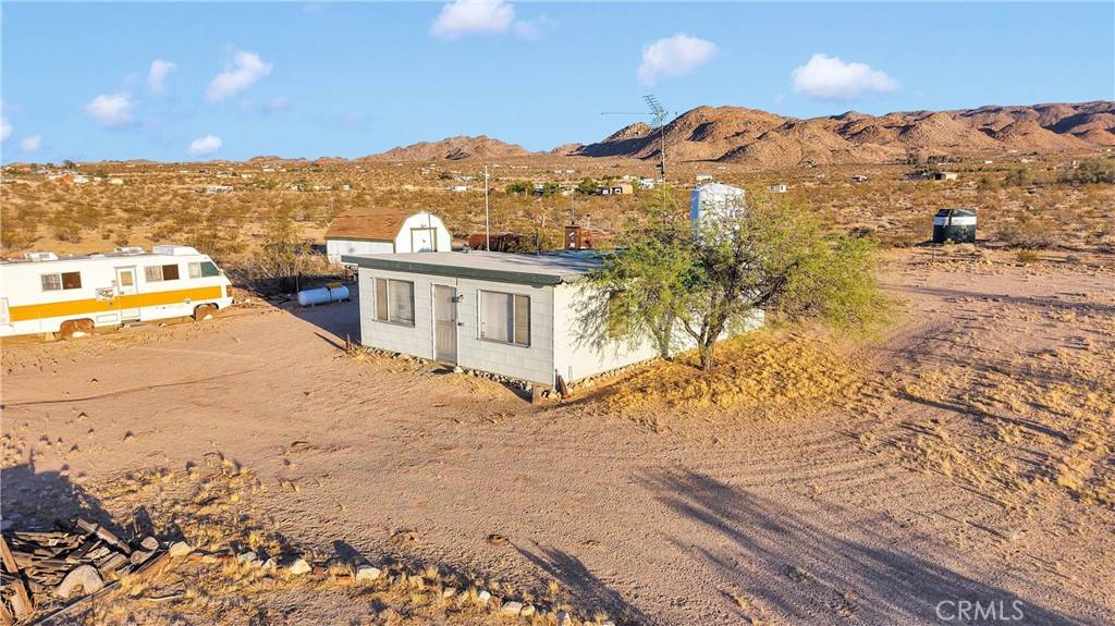 Landers, CA 92285,5457 Larrea RD