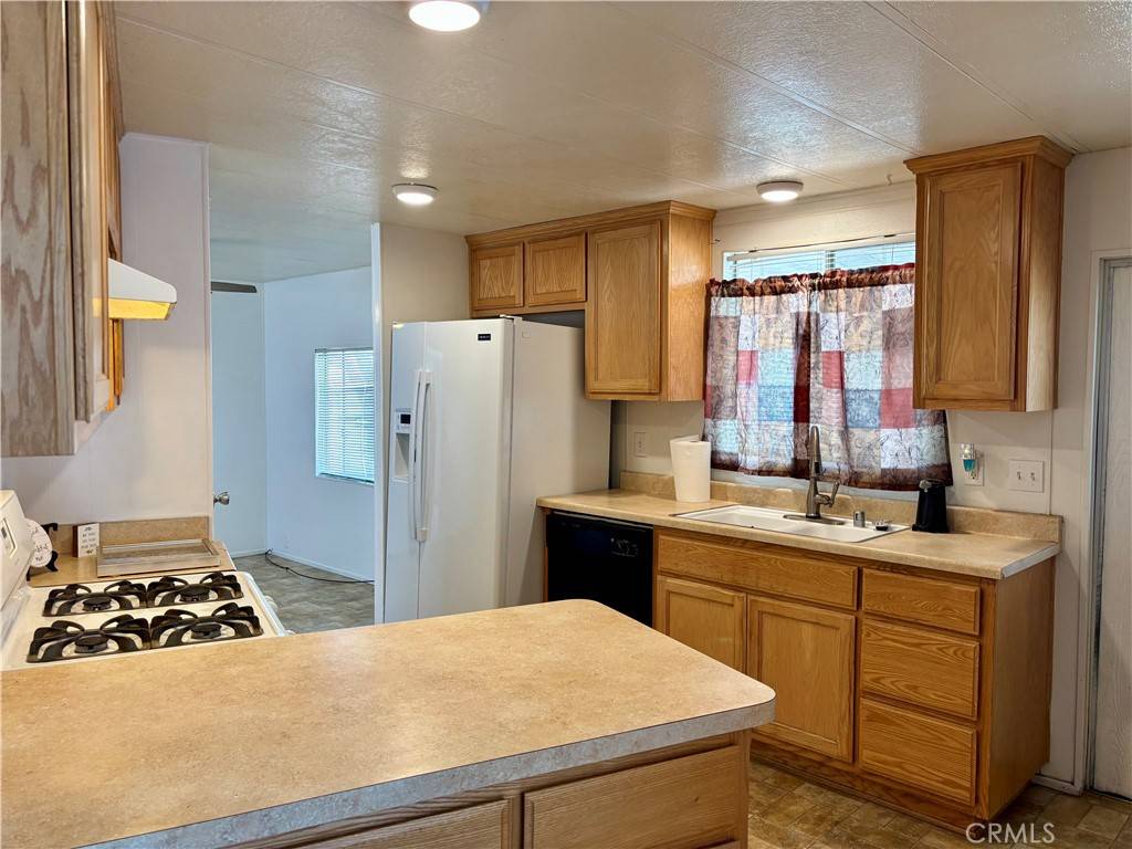 Apple Valley, CA 92307,20843 Waalew RD #C92