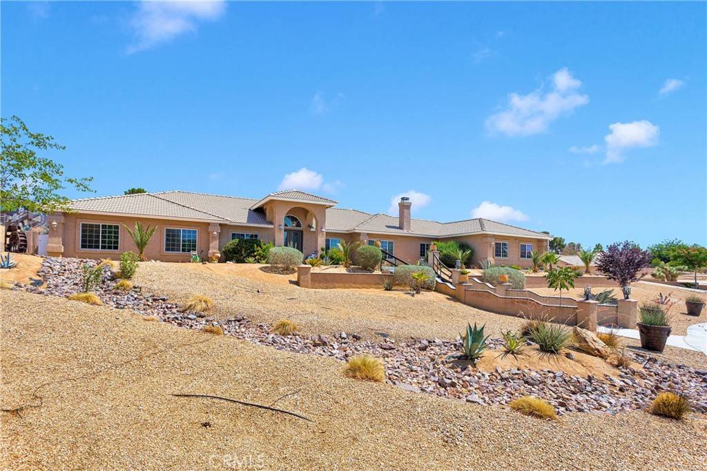 Apple Valley, CA 92307,19420 Red Feather RD