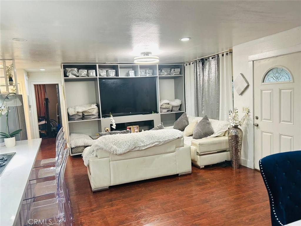 Rialto, CA 92376,1025 Sur Riverside Av #26