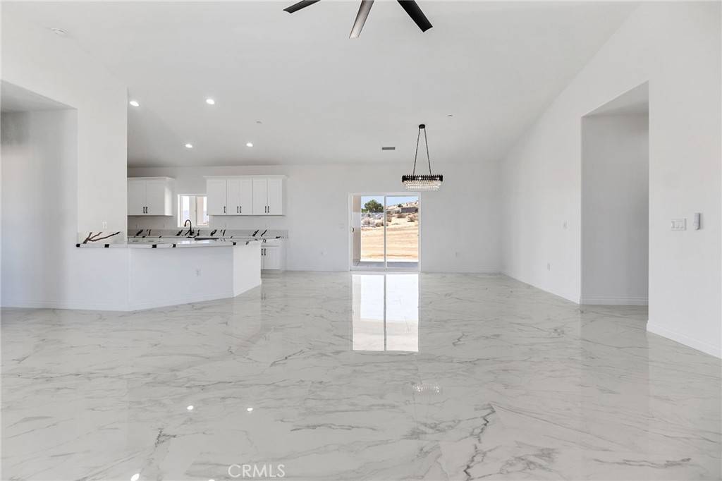 Apple Valley, CA 92308,10125 Bella Vista ST