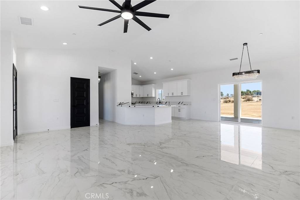 Apple Valley, CA 92308,10125 Bella Vista ST