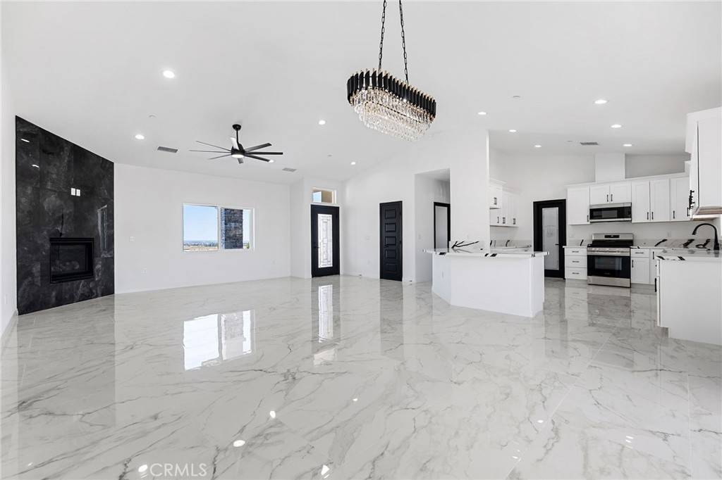 Apple Valley, CA 92308,10125 Bella Vista ST