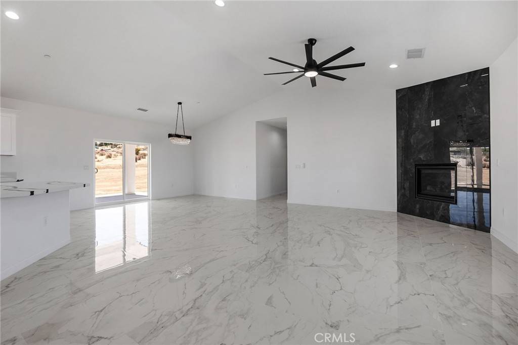 Apple Valley, CA 92308,10125 Bella Vista ST