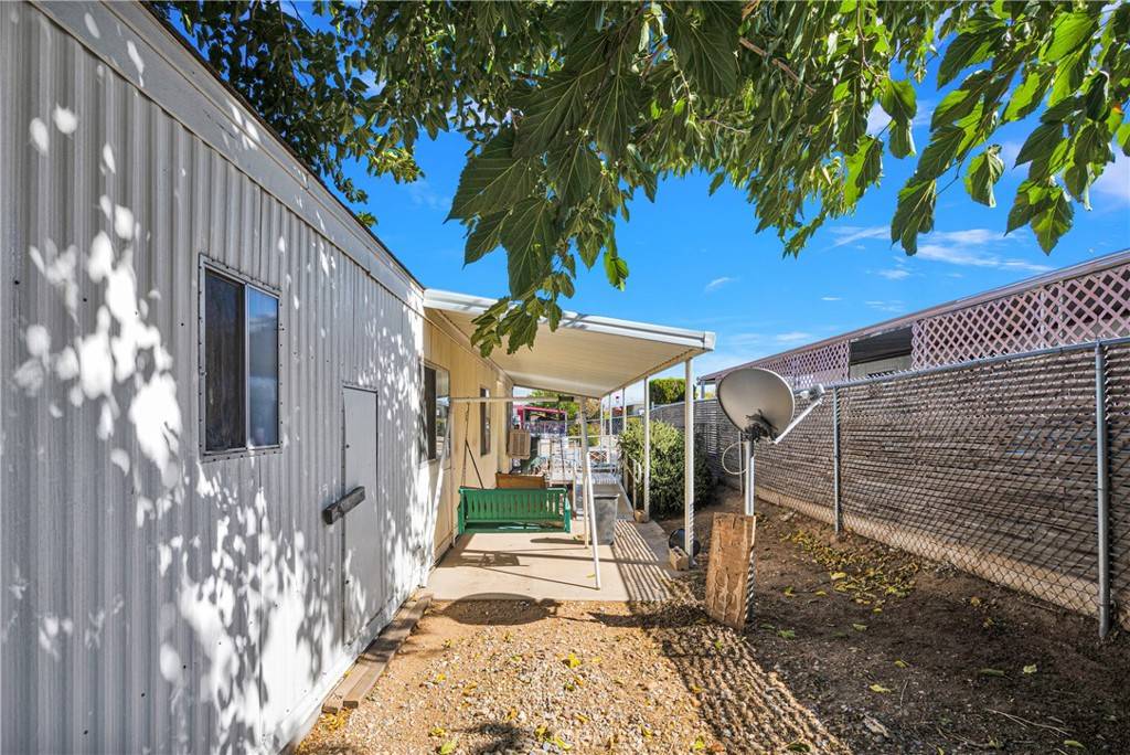 Victorville, CA 92395,13878 Victoria DR