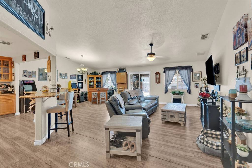Helendale, CA 92342,26460 Gem CT