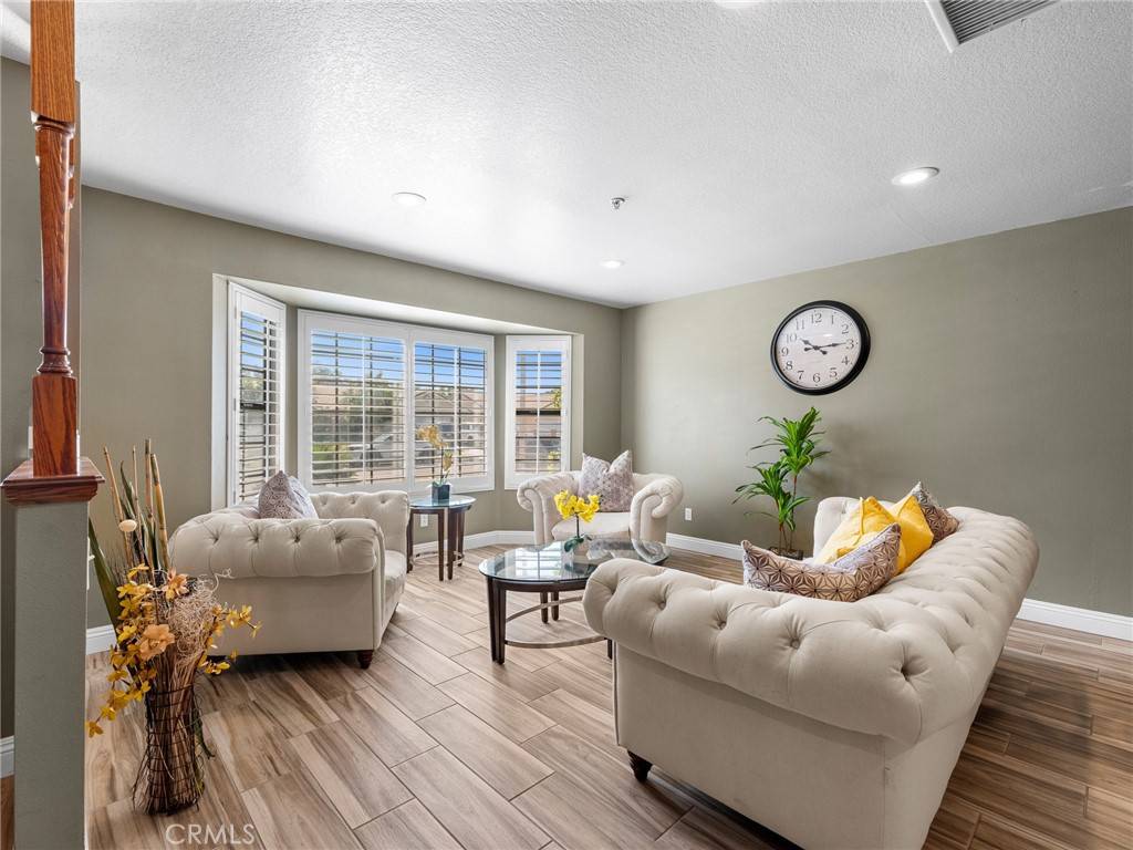 Fontana, CA 92335,9150 Boxwood AVE