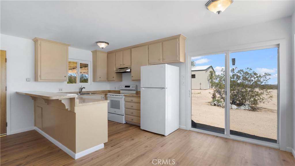 Joshua Tree, CA 92252,2725 Foxy Flats RD