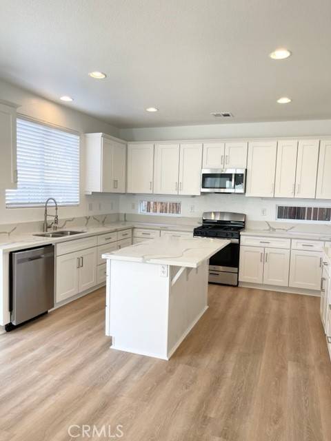 Oak Hills, CA 92344,9379 Agave DR