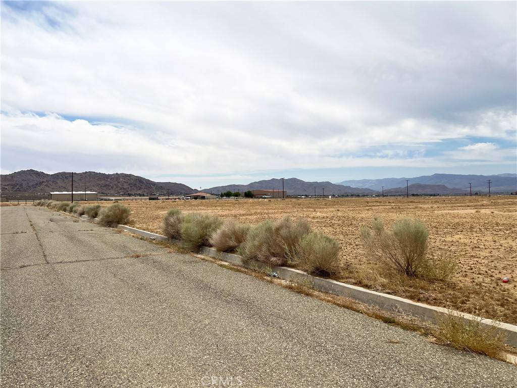 Apple Valley, CA 92307,0 Ramona RD