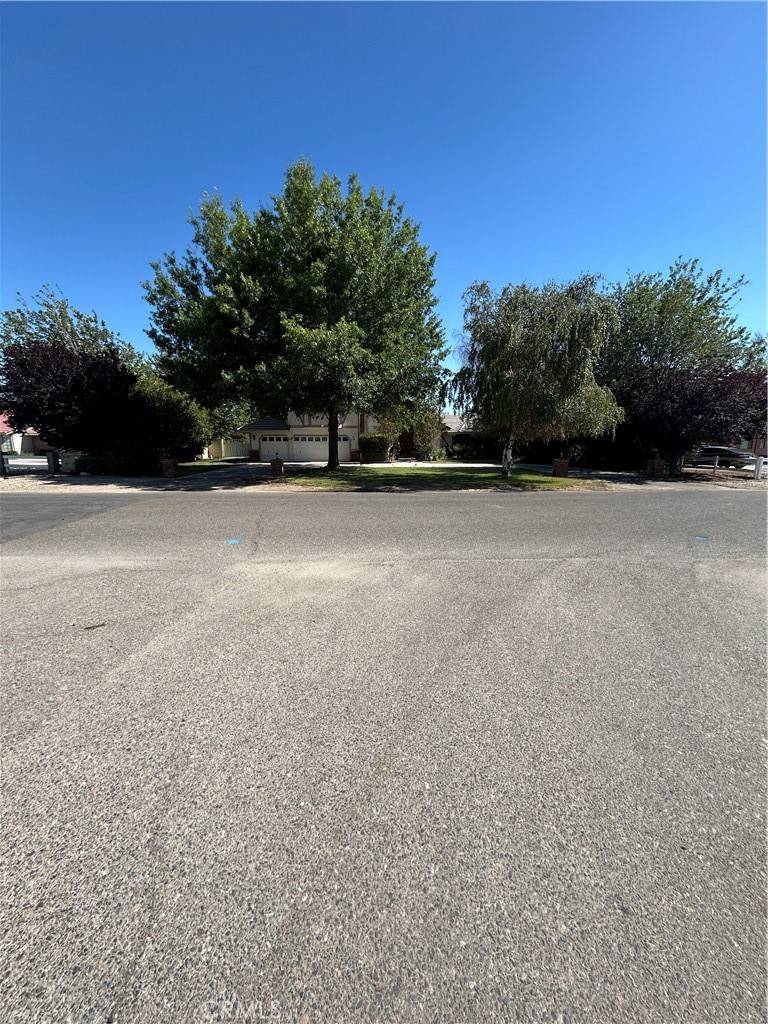 Apple Valley, CA 92308,18995 APPALOOSA RD