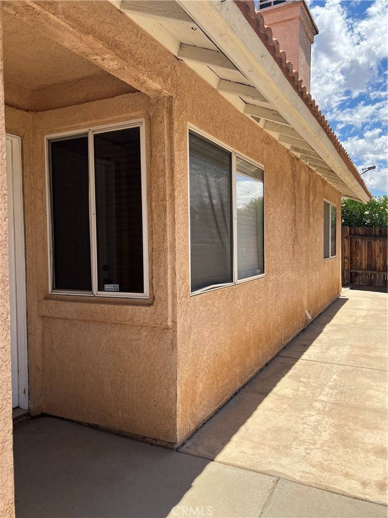 Victorville, CA 92395,12321 Glenwood LN