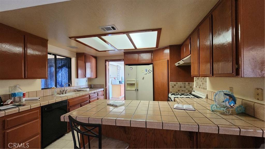 Hesperia, CA 92345,17461 Preston ST