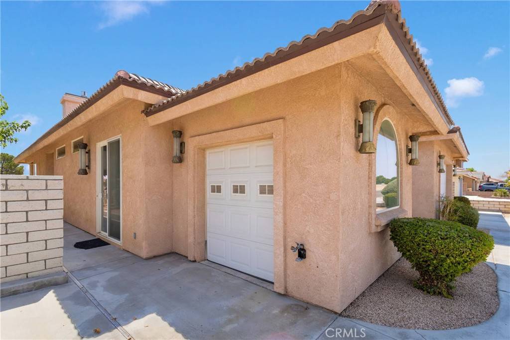 Helendale, CA 92342,27333 Lakeview DR
