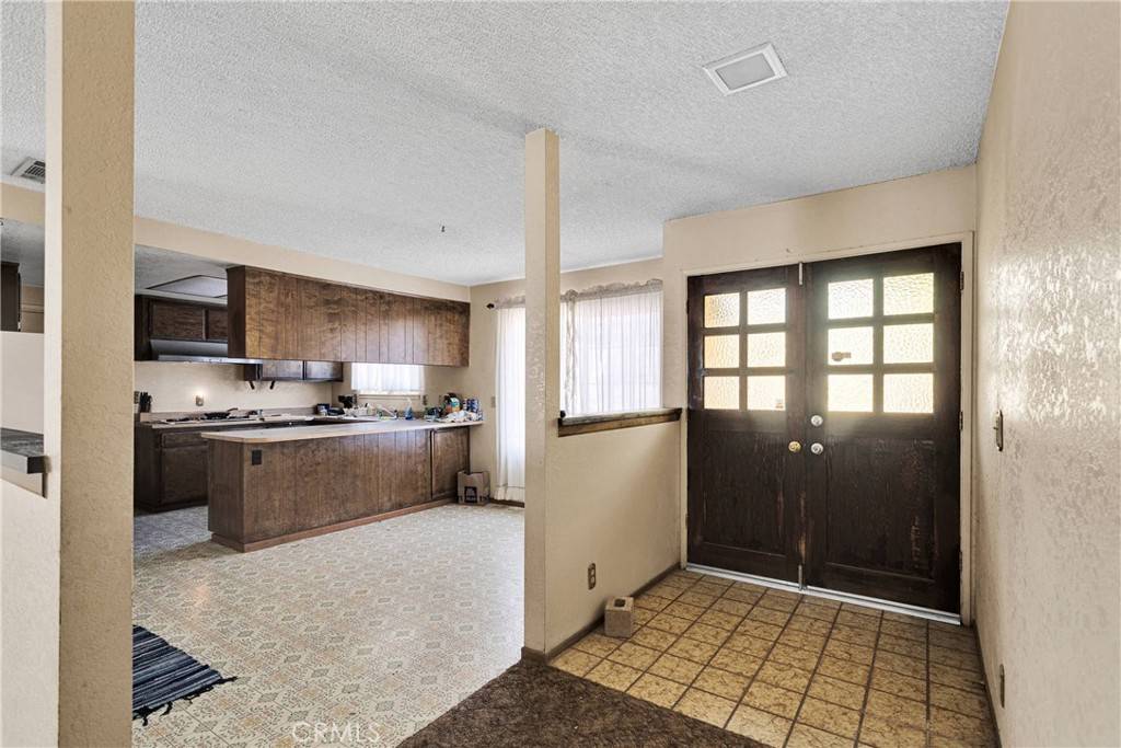Apple Valley, CA 92307,14122 Pawnee RD