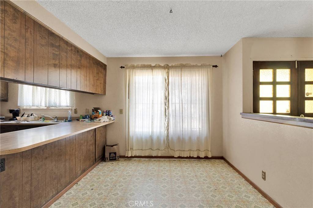 Apple Valley, CA 92307,14122 Pawnee RD
