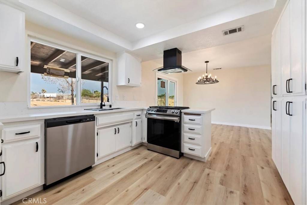 Victorville, CA 92394,15637 Topango RD