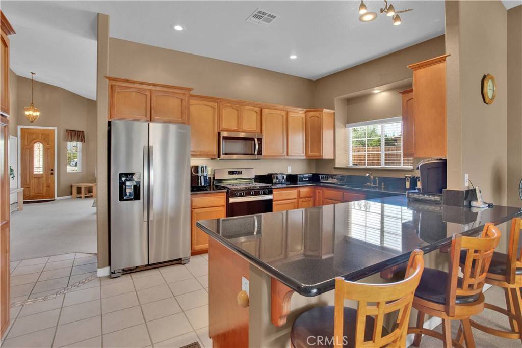 Victorville, CA 92395,13934 Montecito DR