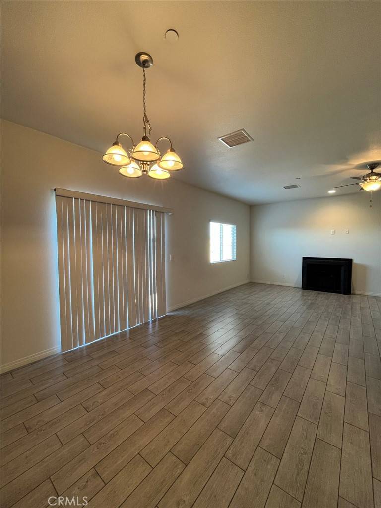 Apple Valley, CA 92307,16277 Viho RD