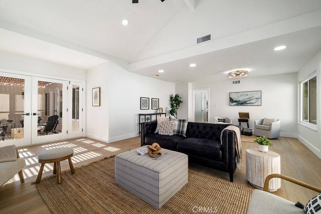 Costa Mesa, CA 92626,1068 San Pablo CIR