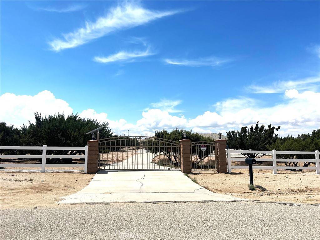 Oak Hills, CA 92344,7076 Cataba RD
