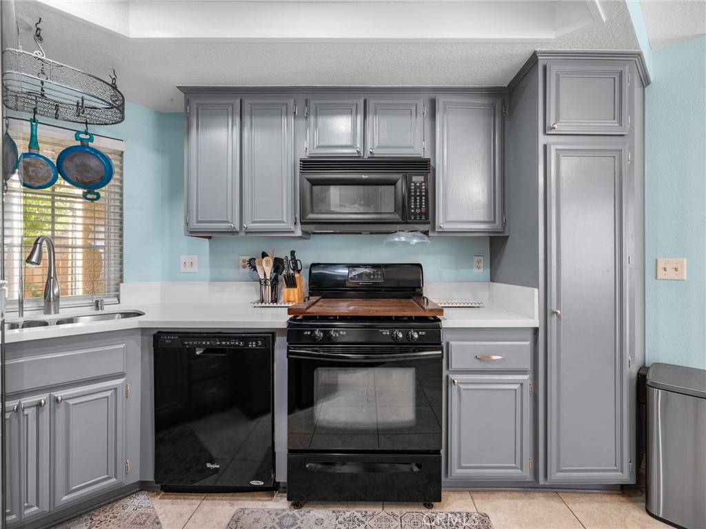 Highland, CA 92346,7527 Homestead LN