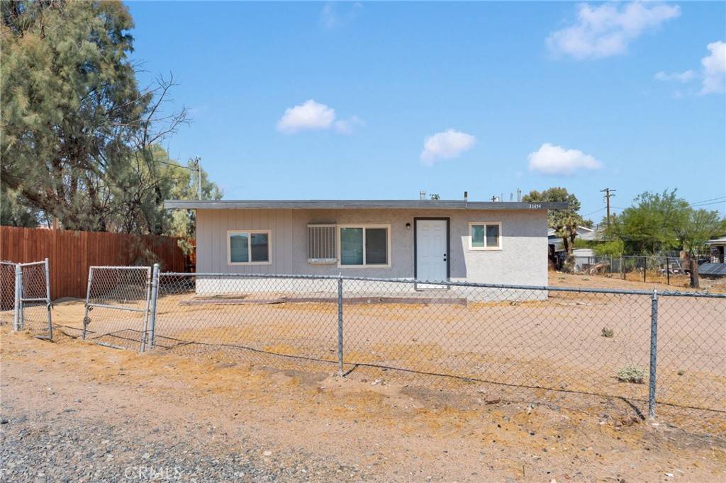 Daggett, CA 92327,33454 Hampton WAY