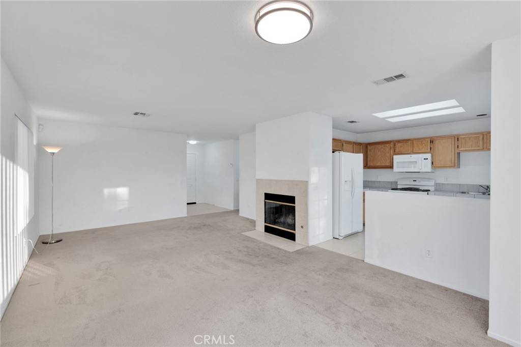 Adelanto, CA 92301,15466 Ross DR