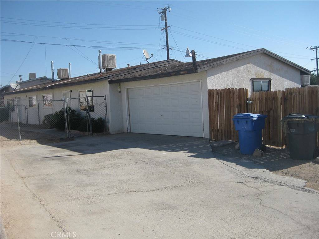 Barstow, CA 92311,933 E Navajo ST