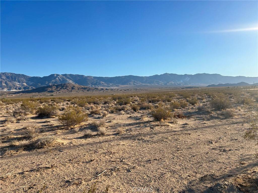 Lucerne Valley, CA 92356,22 Clark St