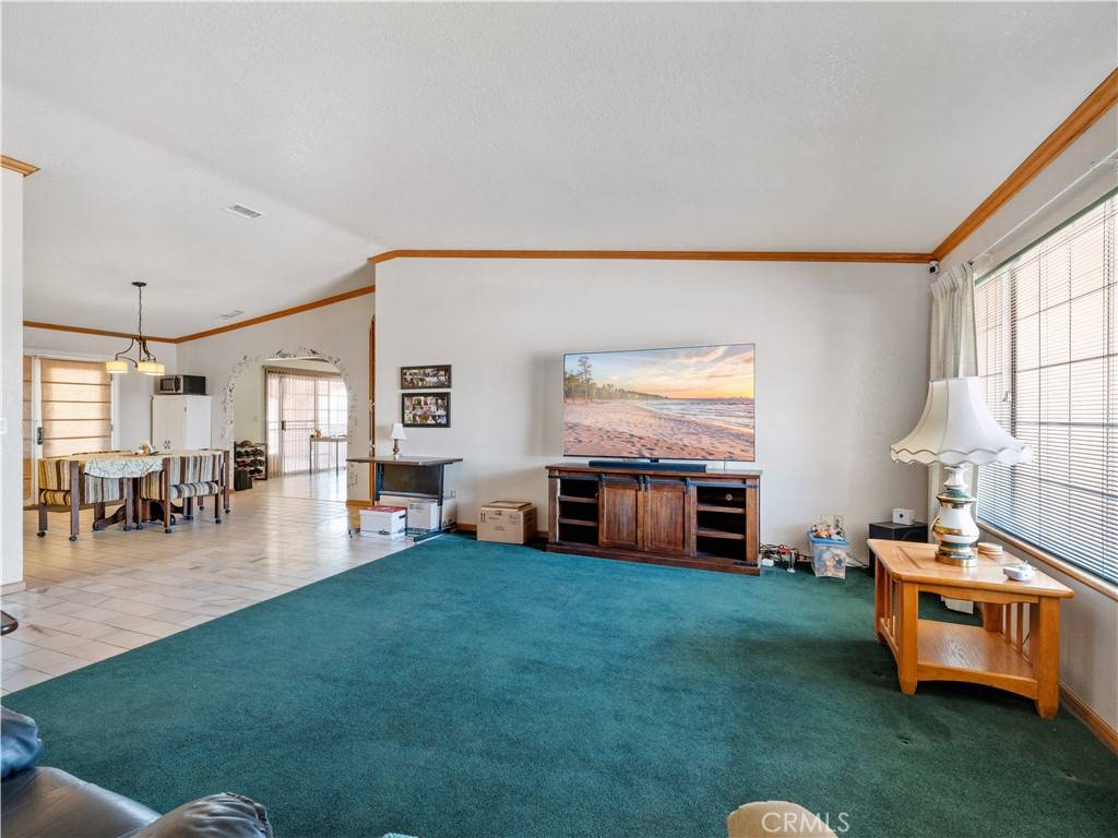 Hesperia, CA 92345,8756 Oakwood AVE