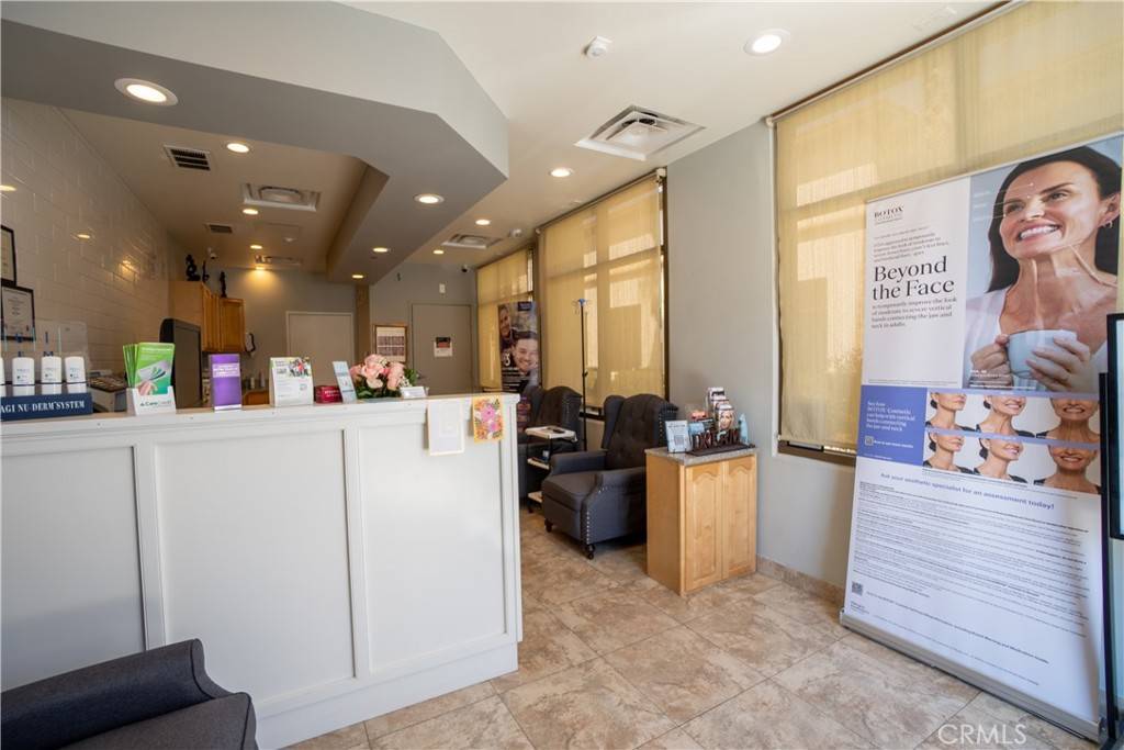 Corona, CA 92881,2079 Compton AVE