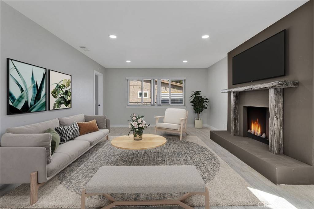 Victorville, CA 92395,15596 Del Rey DR