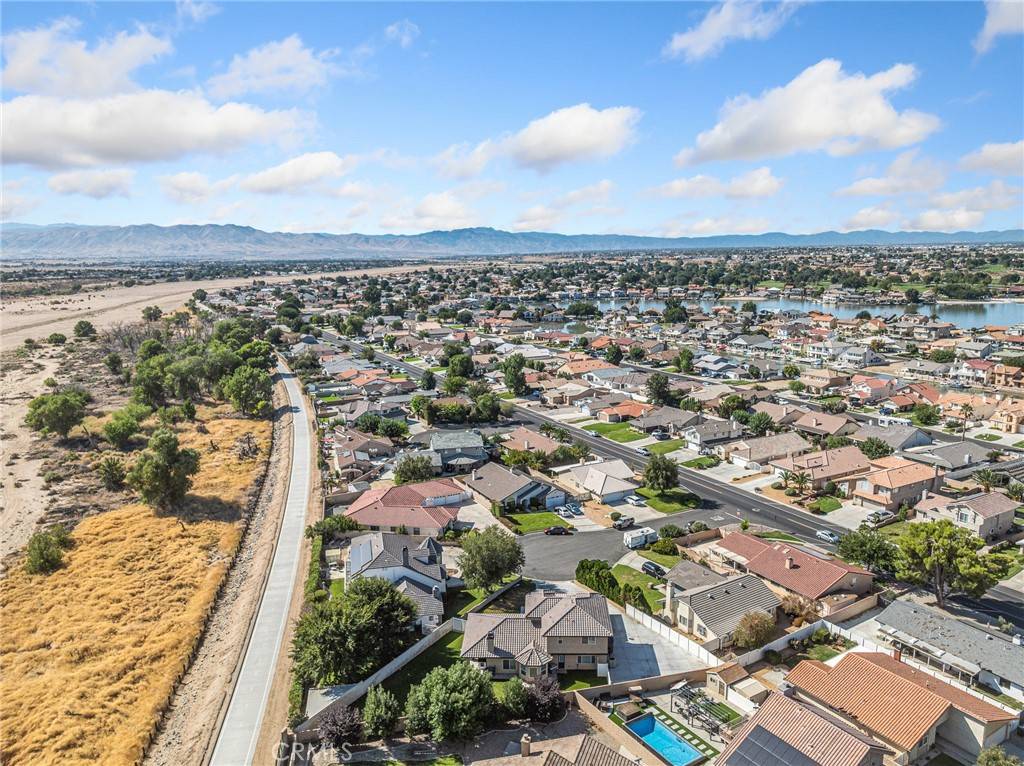 Victorville, CA 92395,18490 Trout LN
