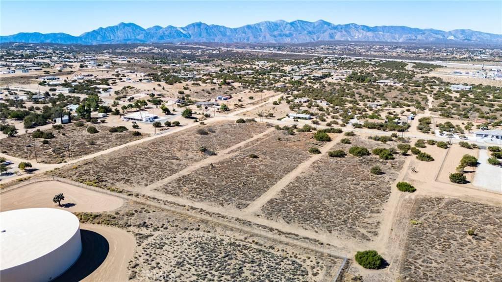 Oak Hills, CA 92344,0 Kourie WAY