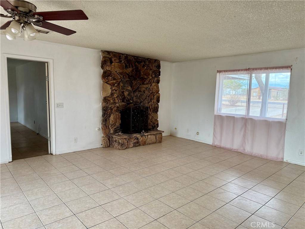 Hesperia, CA 92345,11509 3rd AVE