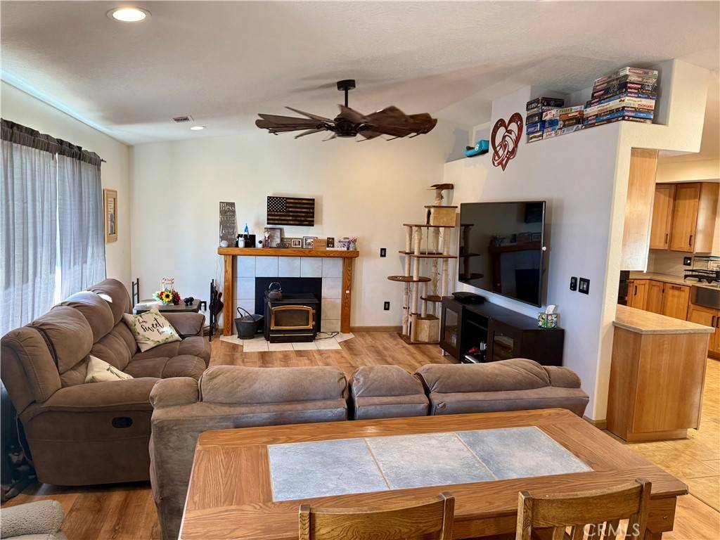 Hesperia, CA 92345,14868 Orange