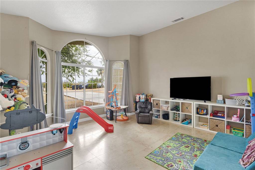 Phelan, CA 92371,12288 Desert Ranch