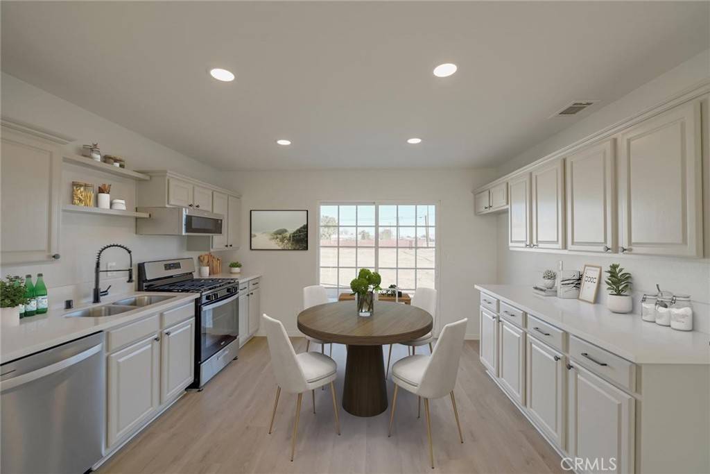 Apple Valley, CA 92307,22090 Cherokee AVE