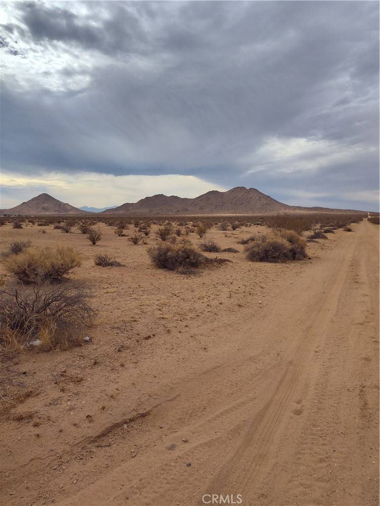 Apple Valley, CA 92307,0 Falcion RD