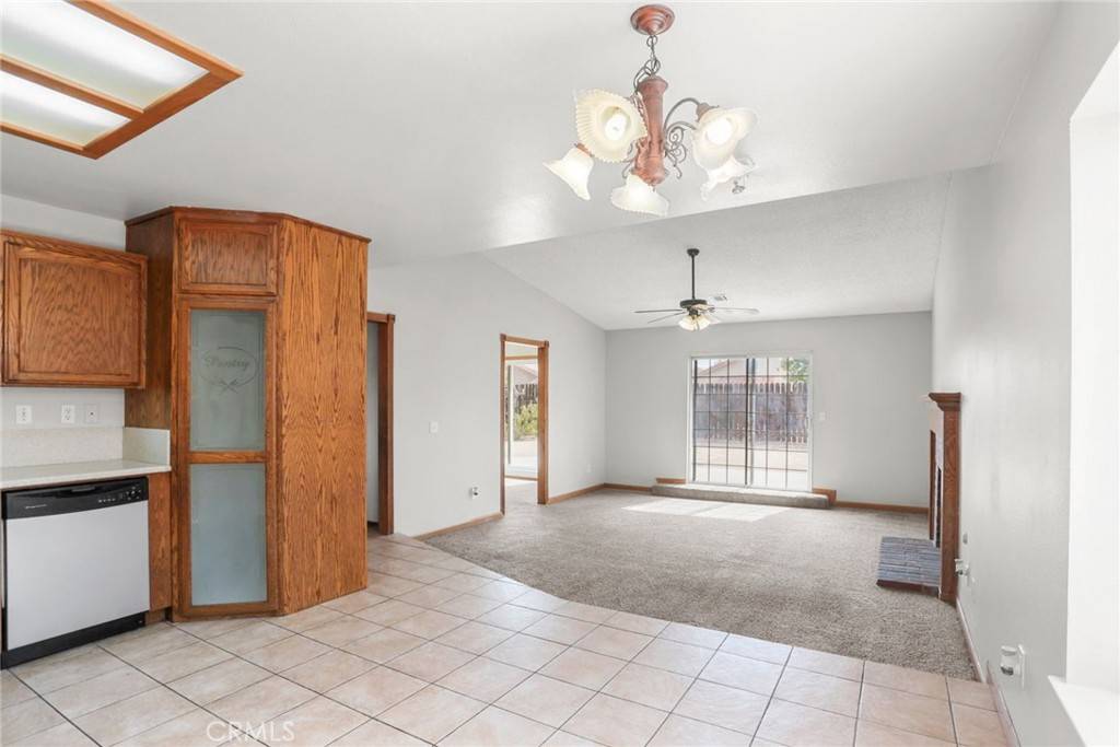 Victorville, CA 92395,16819 Hidden Creek DR