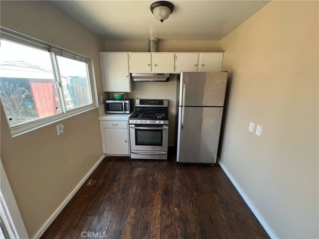 Colton, CA 92324,932 Illinois AVE