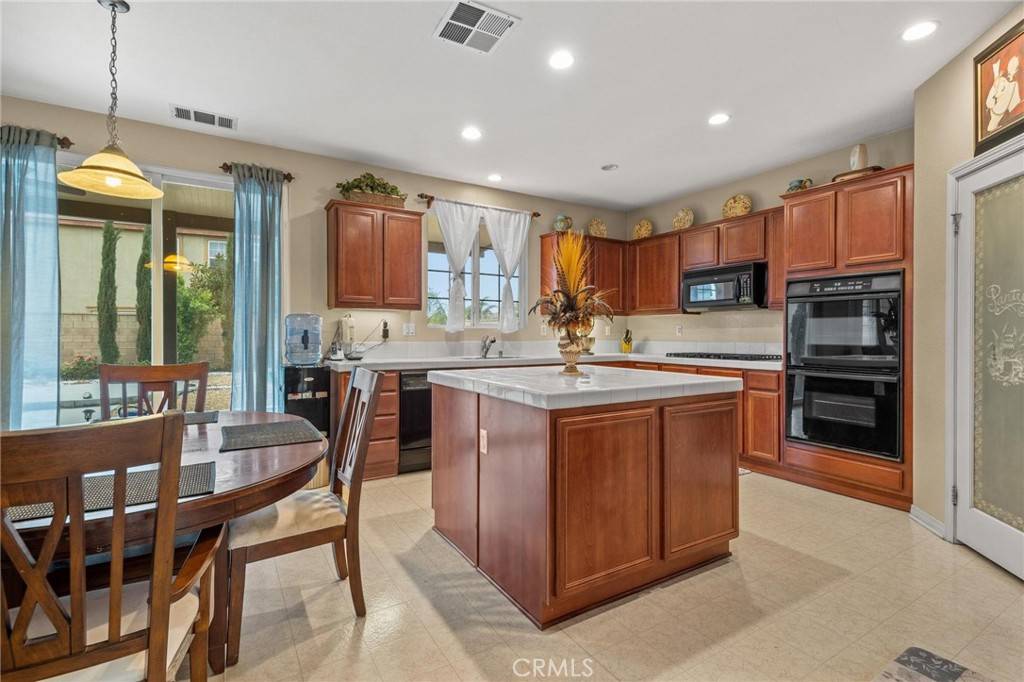 Eastvale, CA 92880,7215 Excelsior DR